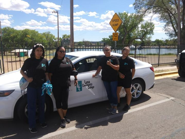 news-luna-participates-in-santa-rosa-high-school-homecoming-parade